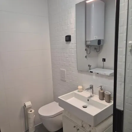 Lari Apartment *