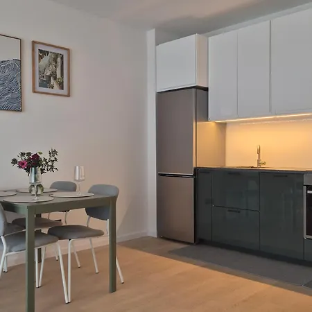 Apartment Lari *